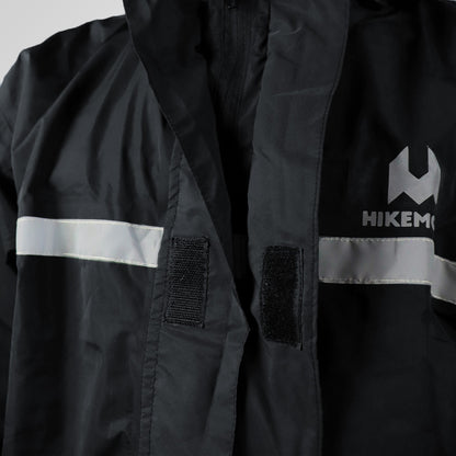 Hikemore Raincoat 02